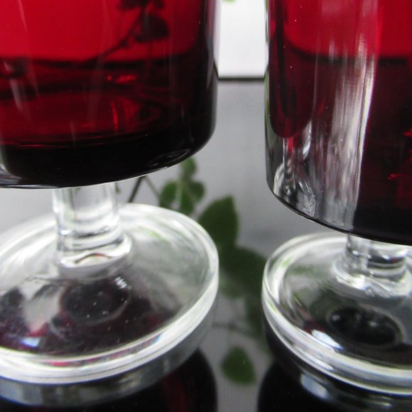 4 Red Ruby Wine Glasses by Luminarc, France - Picture 7 of 12